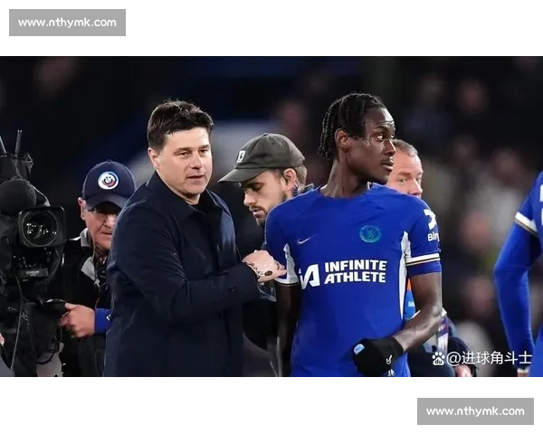 埃弗顿抢签曼城老将沃克 莫耶斯锁定右路关键拼图 埃弗顿抢签曼城老将沃克 莫耶斯锁定右路关键拼图