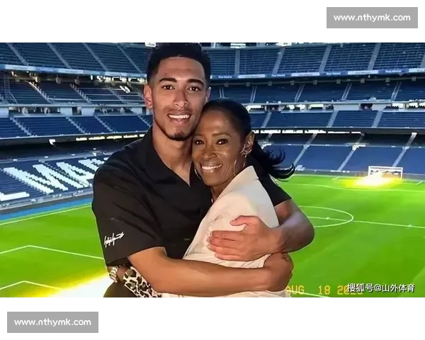 贝林厄姆弟弟多特首秀破门!天才中场接班兄长引期待 贝林厄姆弟弟多特首秀破门!天才中场接班兄长引期待