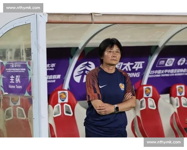 水庆霞助阵苏超，盐城阜宁球迷点燃主场激情